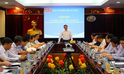 Tăng cường tổng kết thực tiễn và nghiên cứu lý luận về công tác cán bộ trong tình hình mới