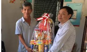 Tặng quà gia đình chính sách ở Đồng Tháp