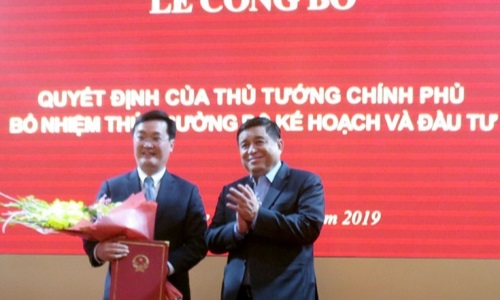 Trao quyết định của Thủ tướng bổ nhiệm Thứ trưởng Bộ Kế hoạch và Đầu tư
