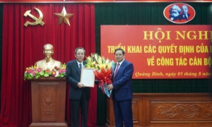 Triển khai các quyết định của Bộ Chính trị về công tác cán bộ