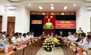 Công bố và trao Quyết định của Bộ Chính trị, Ban Bí thư về công tác cán bộ
