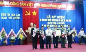 Ban Tổ chức Tỉnh ủy Gia Lai  nhận Huân chương Lao động hạng Nhất