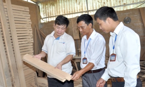 Thu hút sinh viên tốt nghiệp đại học chính quy về làm công chức xã, phường, thị trấn ở Hưng Yên